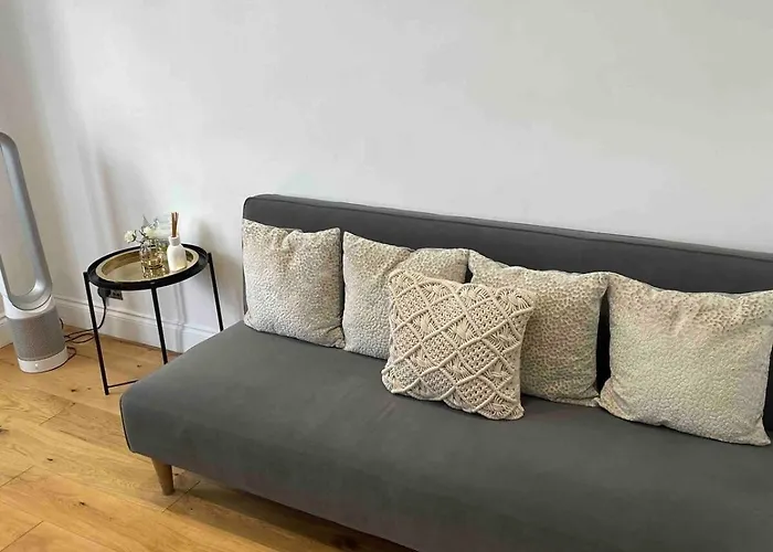 Top Floor West End Apartment - Partick, Glasgow