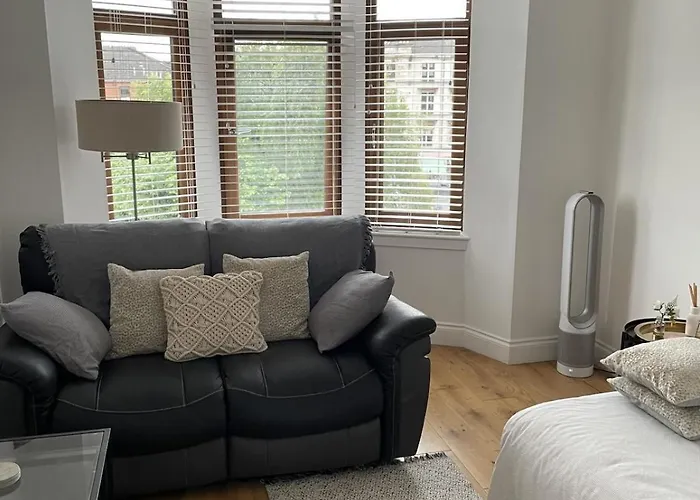 Top Floor West End Apartment - Partick, Glasgow